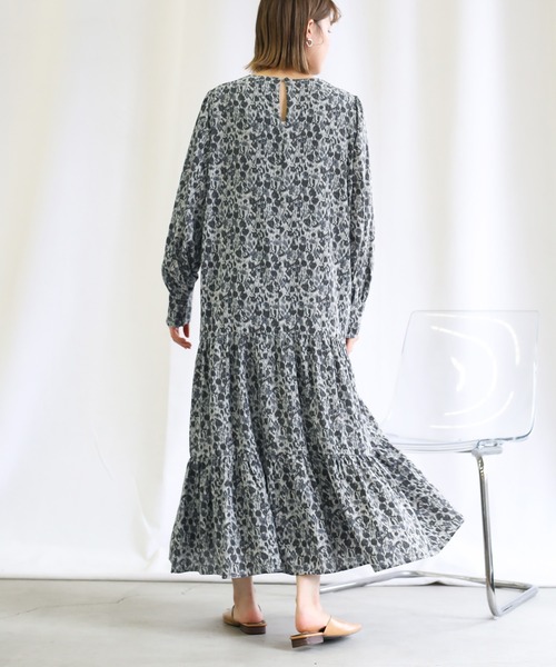 select MOCA（セレクトモカ）の「2021 SS ニュアンスティアードデザインワンピース（ワンピース・レディース・ブラック/ベージュ・FREE）」の6枚目の写真