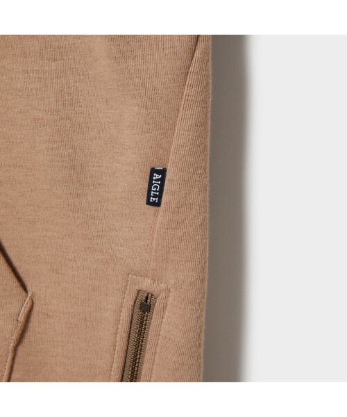 AIGLE(エーグル)の「ドロップショルダースウェットジップパーカ(パーカー・レディース・ホワイト/ベージュ/ネイビー/アイボリー・S/M/L)」の11枚目の写真