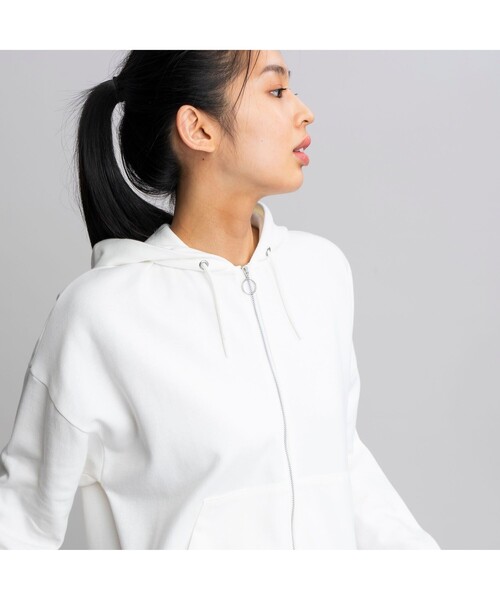 AIGLE(エーグル)の「ドロップショルダースウェットジップパーカ(パーカー・レディース・ホワイト/ベージュ/ネイビー/アイボリー・S/M/L)」の12枚目の写真
