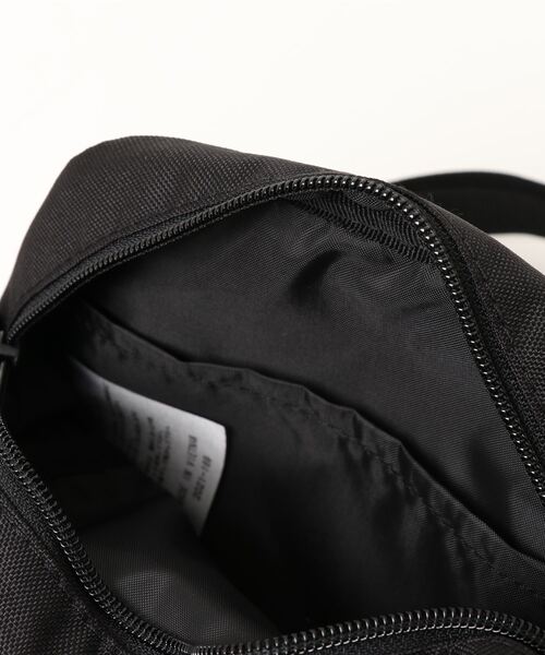 THRASHER(スラッシャー)の「MINI SHOULDER TATE BAG/スラッシャーショルダーポーチバッグ(ショルダーバッグ・メンズ・ブラック×ブラック/ブラック×ホワイト/グレー・FREE)」の6枚目の写真