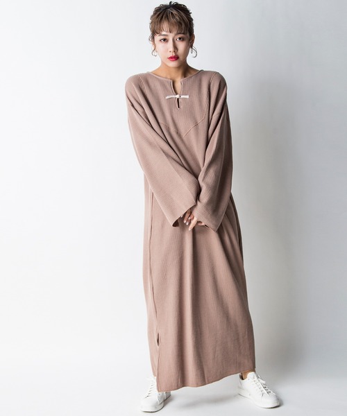 MILLION CARATS（ミリオンカラッツ）の「【STYLE4】チャイナ風ワッフルワンピース（ワンピース・レディース・ライトグレー/サンドベージュ・FREE）」の7枚目の写真