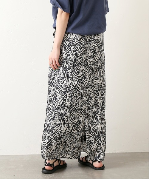 JOINT WORKS（ジョイントワークス）の「J-サイドスリットミディペンシルスカート（スカート・レディース・ブラック/ブラウン・SMALL/MEDIUM）」の21枚目の写真