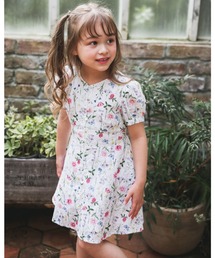 BeBe（ベベ）の「BeBe/パフスリーブローンレースボタニカルプリントキャザーワンピース（90～140cm）（ワンピース・キッズ）」