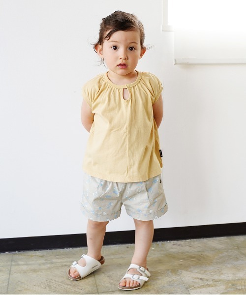 quoti use fith（クゥオティ　ユース　フィス）の「ブロードフラワープリント タック ショートパンツ（その他パンツ・キッズ・グレー/イエロー・100/130/80/110/120/90）」の14枚目の写真