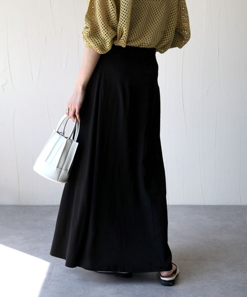 Chillfar（チルファー）の「サテンAラインスカート（スカート・レディース・ブラック/ベージュ/ミント・MEDIUM/LARGE）」の6枚目の写真