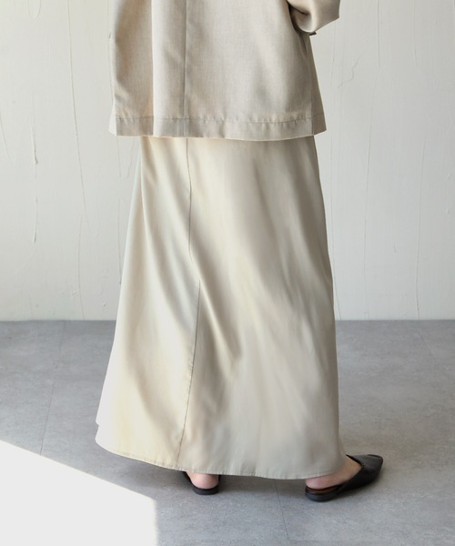 Chillfar（チルファー）の「サテンAラインスカート（スカート・レディース・ブラック/ベージュ/ミント・MEDIUM/LARGE）」の11枚目の写真