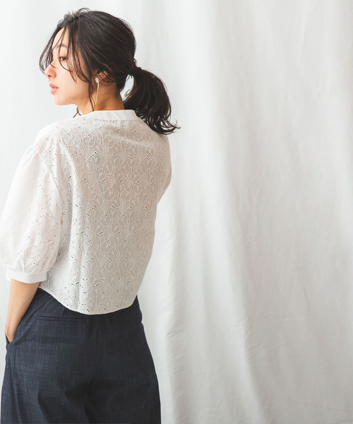 NARACAMICIE（ナラカミーチェ）の「コットンエンブロイダリードロップショルダー七分袖ブラウス（シャツ/ブラウス・レディース・ブラック/ホワイト・MEDIUM/X-LARGE）」の6枚目の写真