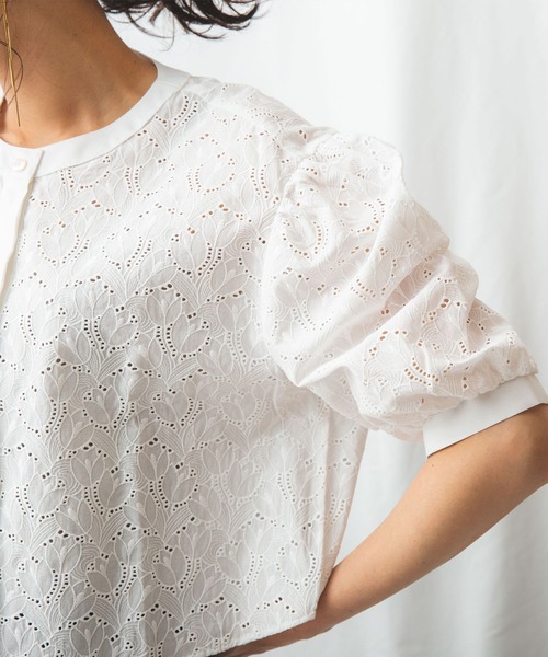 NARACAMICIE（ナラカミーチェ）の「コットンエンブロイダリードロップショルダー七分袖ブラウス（シャツ/ブラウス・レディース・ブラック/ホワイト・MEDIUM/X-LARGE）」の3枚目の写真