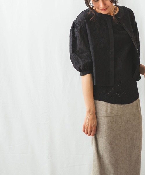 NARACAMICIE（ナラカミーチェ）の「コットンエンブロイダリードロップショルダー七分袖ブラウス（シャツ/ブラウス・レディース・ブラック/ホワイト・MEDIUM/X-LARGE）」の11枚目の写真