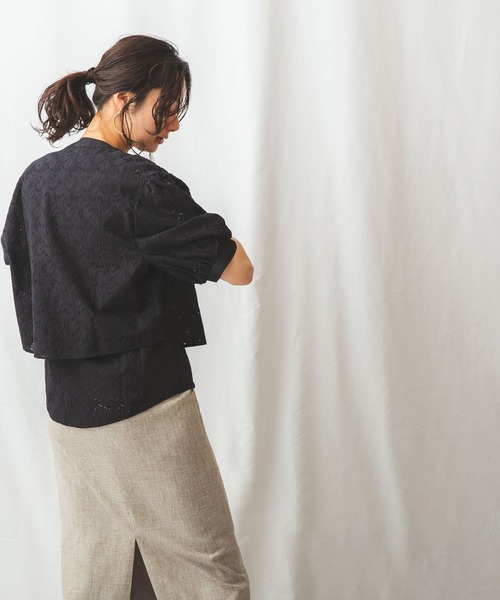 NARACAMICIE（ナラカミーチェ）の「コットンエンブロイダリードロップショルダー七分袖ブラウス（シャツ/ブラウス・レディース・ブラック/ホワイト・MEDIUM/X-LARGE）」の10枚目の写真