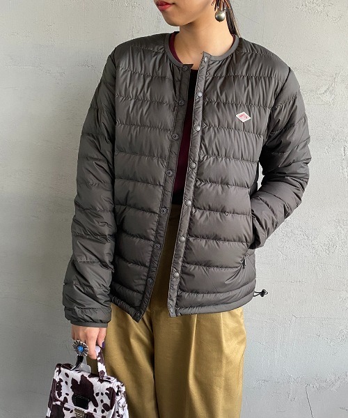 DANTON（ダントン）の「[DANTON/ダントン] ナイロンタフタ ノーカラーインナーダウンジャケット（ダウンジャケット/コート・レディース・ブラック/ベージュ/オフホワイト/オリーブ/イエロー/ダークグレー・S/M/XS）」の4枚目の写真