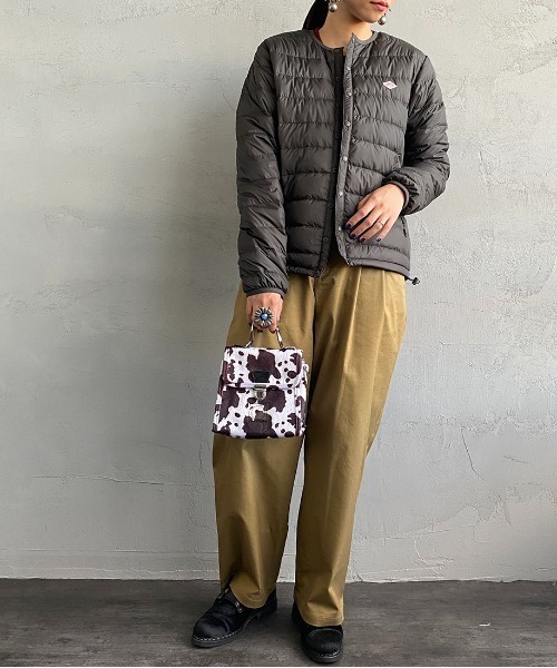 DANTON（ダントン）の「[DANTON/ダントン] ナイロンタフタ ノーカラーインナーダウンジャケット（ダウンジャケット/コート・レディース・ブラック/ベージュ/オフホワイト/オリーブ/イエロー/ダークグレー・S/M/XS）」の7枚目の写真