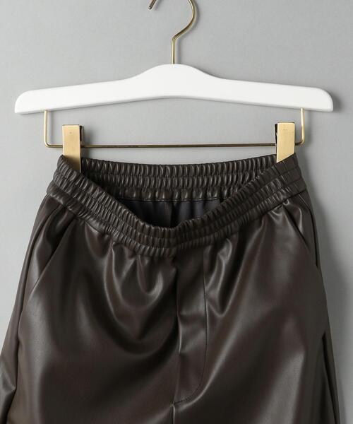 BEAUTY&YOUTH UNITED ARROWS(ビューティーアンドユースユナイテッドアローズ)の「BY フェイクレザーイージーテーパード パンツ -ウォッシャブル-(その他パンツ・レディース・クリーム/ダークブラウン・M/S)」の12枚目の写真