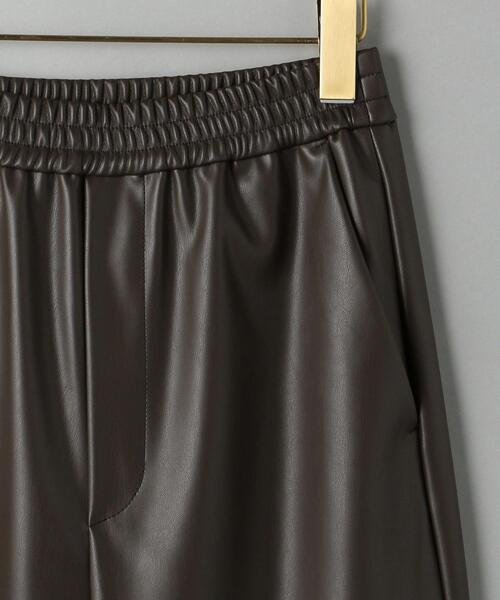 BEAUTY&YOUTH UNITED ARROWS(ビューティーアンドユースユナイテッドアローズ)の「BY フェイクレザーイージーテーパード パンツ -ウォッシャブル-(その他パンツ・レディース・クリーム/ダークブラウン・M/S)」の14枚目の写真