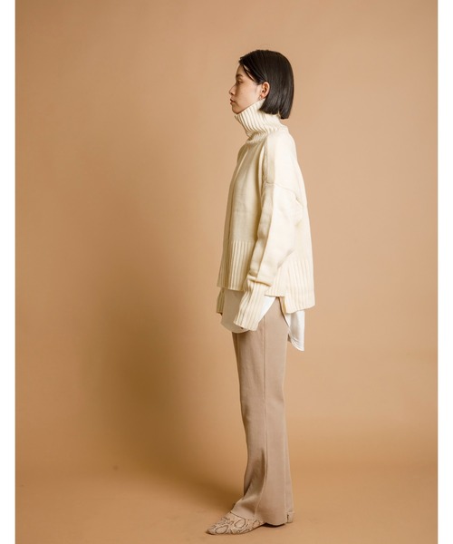 CIENA（シエナ）の「サイドスリットタートルニットプルオーバー（ニット/セーター・レディース・ブラック/ベージュ/ブラウン/グレー/オフホワイト/オレンジ/ブルー/グリーン/プラム/ホワイト系その他/グレー系その他/ブラック系その他/グリーン系その他/オレンジ系その他/ボルドー/イエロー・FREE）」の17枚目の写真