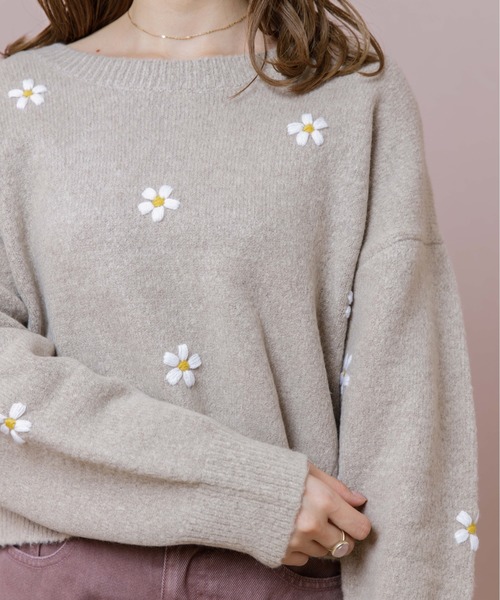 flower（フラワー）の「エンブロイダリーフラワーズニット（ニット/セーター・レディース・ベージュ/イエロー/アイボリー・FREE）」の16枚目の写真