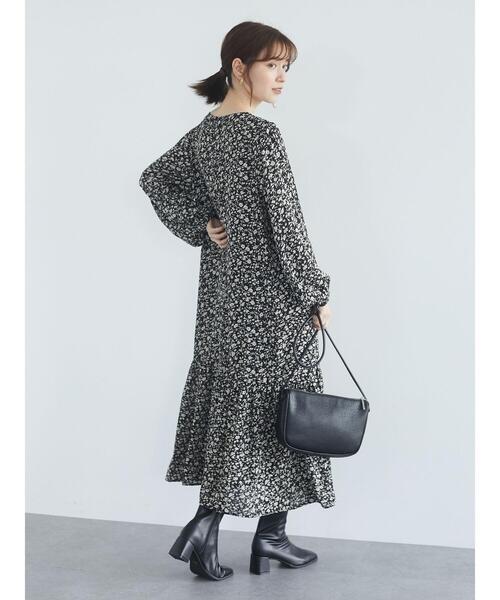 RAY CASSIN FAVORI(レイカズンフェバリ)の「・RAY CASSIN SET2点ツケエリ×フラワーワンピ*(ワンピース・レディース・ブラック/レッド/ネイビー・FREE)」の4枚目の写真