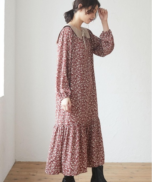 RAY CASSIN FAVORI(レイカズンフェバリ)の「・RAY CASSIN SET2点ツケエリ×フラワーワンピ*(ワンピース・レディース・ブラック/レッド/ネイビー・FREE)」の1枚目の写真