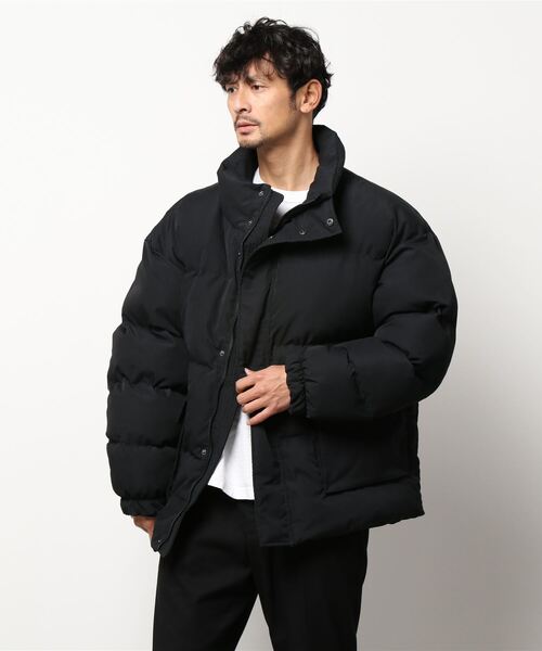 Revo.（レボ）の「Revo.　DACRON ショート丈　スタンドカラーブルゾン（ダウンジャケット/コート・メンズ・ベージュ/ブラック/カーキ・M/L）」の2枚目の写真