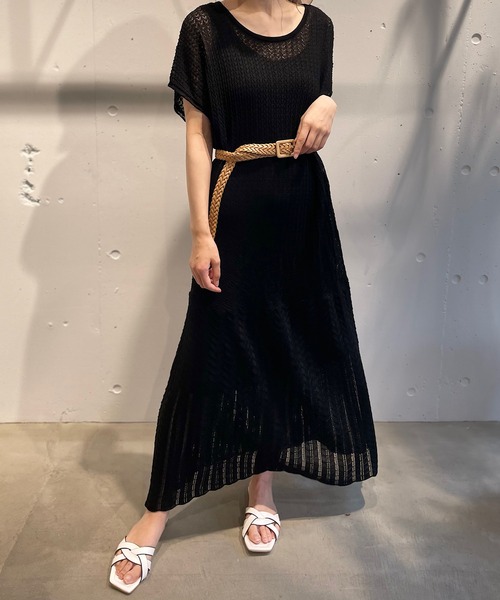 CAMILLE EAU（カミーユオー）の「透かし柄ニットワンピース（ワンピース・レディース・ブラック/ベージュ・MEDIUM）」の7枚目の写真