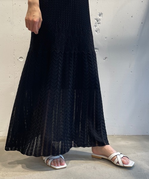 CAMILLE EAU（カミーユオー）の「透かし柄ニットワンピース（ワンピース・レディース・ブラック/ベージュ・MEDIUM）」の8枚目の写真