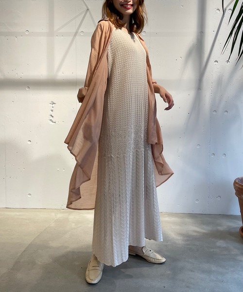 CAMILLE EAU（カミーユオー）の「透かし柄ニットワンピース（ワンピース・レディース・ブラック/ベージュ・MEDIUM）」の12枚目の写真