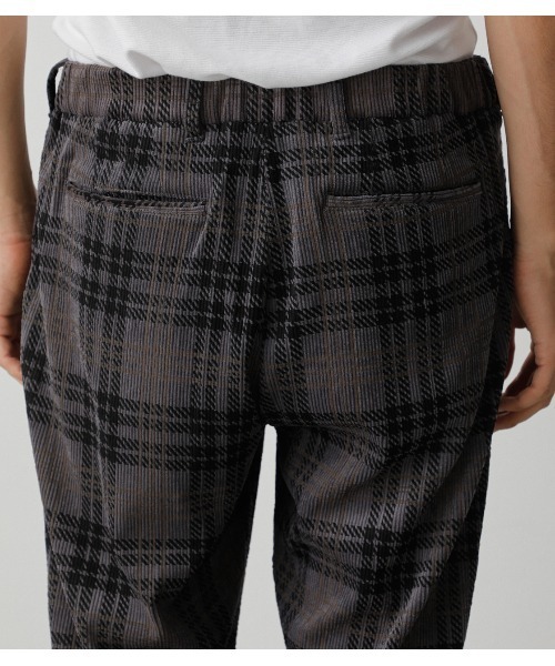 AZUL by moussy(アズールバイマウジー)の「CORDUROY TAPERED PANTS/コーデュロイテーパードパンツ(その他パンツ・メンズ・ブラック/ベージュ/グレー系その他・MEDIUM/LARGE)」の16枚目の写真