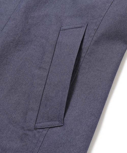 MEN'S BIGI（メンズビギ）の「ストレッチシャンブレースプリングコート（ステンカラーコート・メンズ・ベージュ/ネイビー・01/02/03）」の18枚目の写真