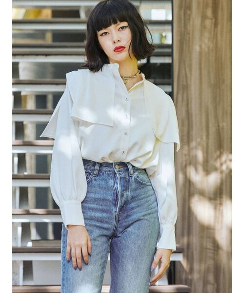 jouetie(ジュエティ)の「ケープブラウス(シャツ/ブラウス・レディース・オフホワイト/ブラック/ブルー・MEDIUM)」の4枚目の写真