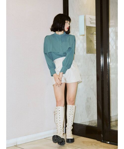 jouetie(ジュエティ)の「ケープブラウス(シャツ/ブラウス・レディース・オフホワイト/ブラック/ブルー・MEDIUM)」の7枚目の写真