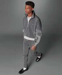 アディダスBLUE VERSION シルバートラックジャケット&パンツ adidas（アディダス）の「BLUE VERSION シルバー トラックトップ