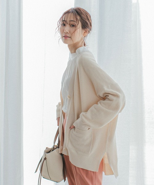 GLOBAL WORK(グローバルワーク)の「洗えるゆるリラックスVカーディガン/262130(カーディガン/ボレロ・レディース・ブラック/レッド/オフホワイト/アイボリー/グリーン系その他・MEDIUM/LARGE)」の8枚目の写真