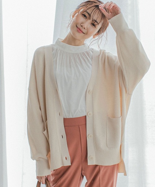 GLOBAL WORK(グローバルワーク)の「洗えるゆるリラックスVカーディガン/262130(カーディガン/ボレロ・レディース・ブラック/レッド/オフホワイト/アイボリー/グリーン系その他・MEDIUM/LARGE)」の9枚目の写真