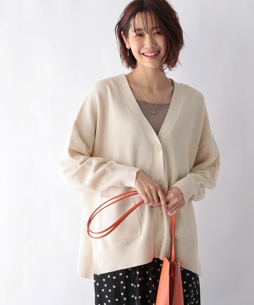 GLOBAL WORK(グローバルワーク)の「洗えるゆるリラックスVカーディガン/262130(カーディガン/ボレロ・レディース・ブラック/レッド/オフホワイト/アイボリー/グリーン系その他・MEDIUM/LARGE)」の12枚目の写真