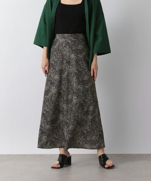 LOWRYS FARM（ローリーズファーム）の「バイアスマーメイドスカート　275098（スカート・レディース・チャコールグレー/ブラウン/ブラック・FREE）」の3枚目の写真