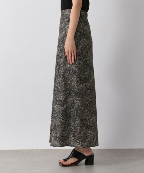 LOWRYS FARM（ローリーズファーム）の「バイアスマーメイドスカート　275098（スカート・レディース・チャコールグレー/ブラウン/ブラック・FREE）」の9枚目の写真