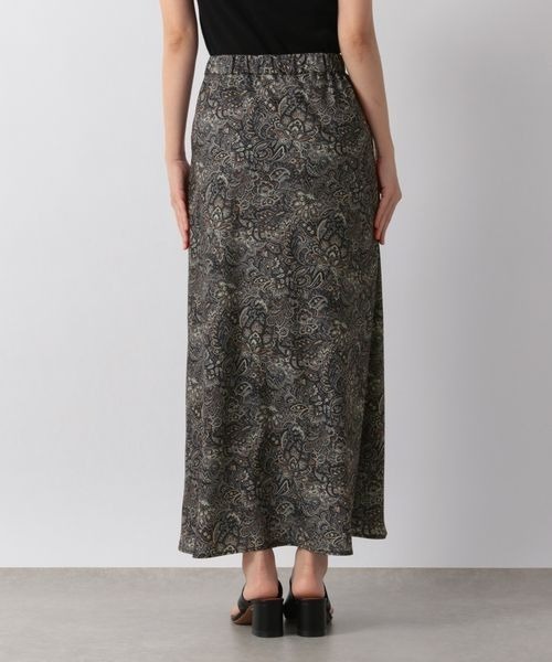 LOWRYS FARM（ローリーズファーム）の「バイアスマーメイドスカート　275098（スカート・レディース・チャコールグレー/ブラウン/ブラック・FREE）」の11枚目の写真