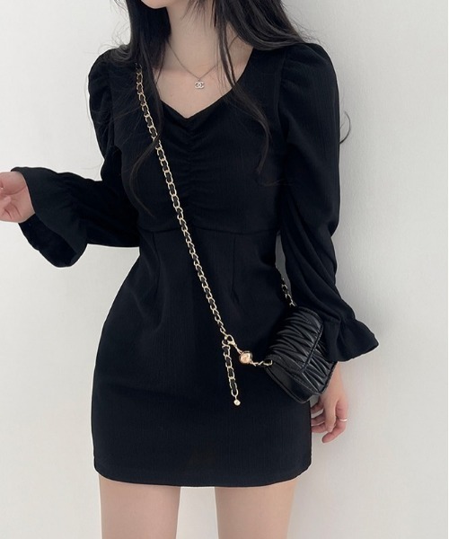 BEIDELLI（ベイデリー）の「[BELLIDE MADE] シャーリングミニワンピース（ワンピース・レディース・アイボリー/ブラック・FREE）」の4枚目の写真