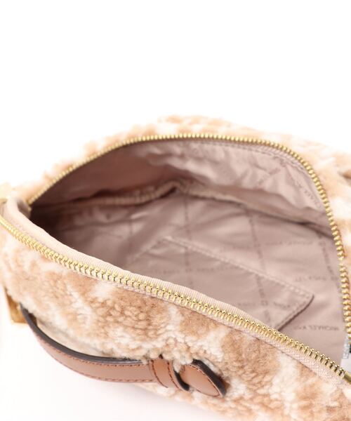 【Michael Kors】 ERINウエストパック クロスボディ ミディアム MICHAEL KORS（マイケルコース）の「ERIN ウエストパック クロスボディ