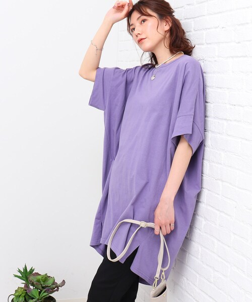SHOO・LA・RUE(シューラルー)の「◆ビッグドルマンTシャツワンピース(ワンピース・レディース・ブラック/カーキ/ライトパープル/ブラック系2/ピンク系7・00)」の4枚目の写真