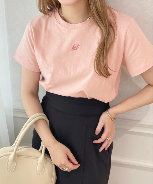 apres jour(アプレジュール)の「ちびロゴ刺繍Tシャツ【ZOZOTOWN限定アイテム】(Tシャツ/カットソー・レディース・ピンク/アイボリー/オフホワイト・フリー/X-LARGE)」の3枚目の写真