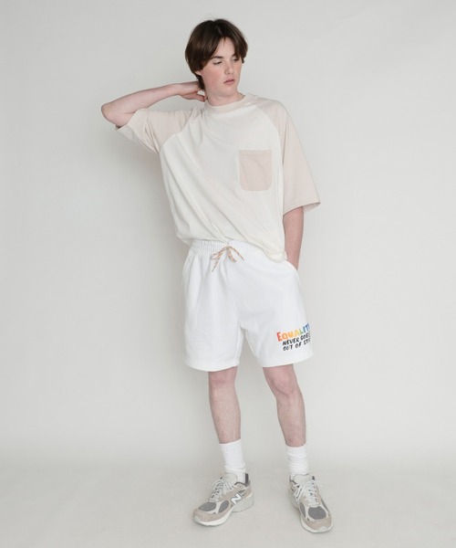 Levi's❗️メンズホワイト短パン❗️夏用クールマックス❗️新品未使用❗️（ＸＬ）❗️ セール】Levi's/リーバイス PRIDECOLLECTION グラフィック