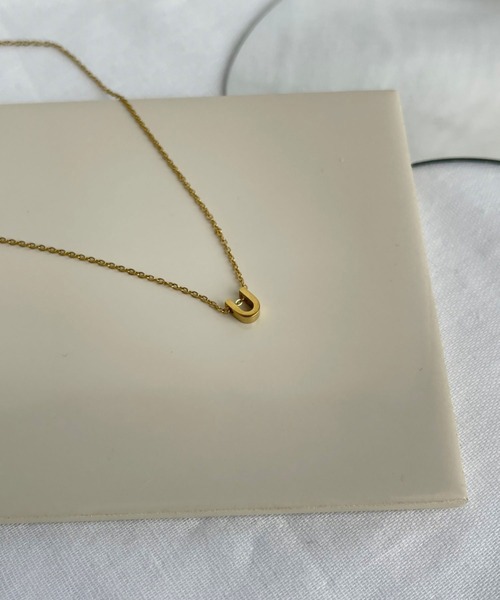 BROTHERHOOD（ブラザーフッド）の「【earyear】イニシャル チャーム ネックレス ゴールド（ネックレス・レディース・B/W/X/G/H/Z/O/P/R/J/V/N/D/F/T/E/Y/U/Q/S/A/C/L/M/I/K・FREE）」の21枚目の写真
