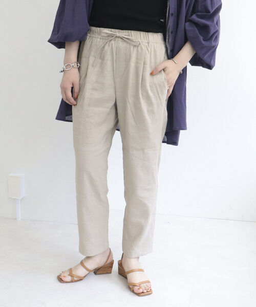 fredy emue（フレディエミュ）の「リネンストレッチテーパードパンツ【サイズ展開あり】（スラックス・レディース・ブラック/ベージュ/カーキ・38/36）」の11枚目の写真