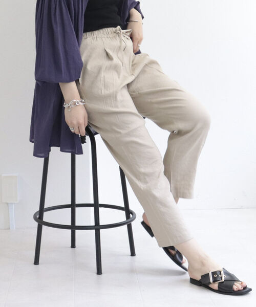 fredy emue（フレディエミュ）の「リネンストレッチテーパードパンツ【サイズ展開あり】（スラックス・レディース・ブラック/ベージュ/カーキ・38/36）」の12枚目の写真