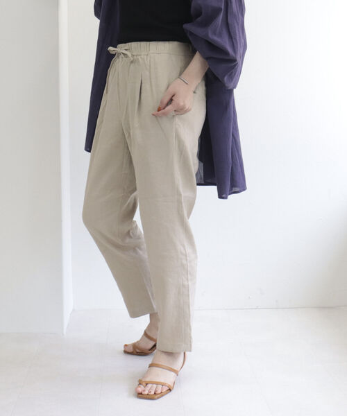 fredy emue（フレディエミュ）の「リネンストレッチテーパードパンツ【サイズ展開あり】（スラックス・レディース・ブラック/ベージュ/カーキ・38/36）」の13枚目の写真