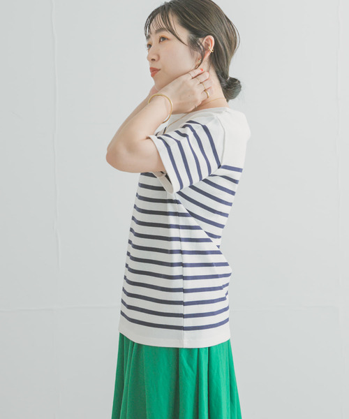 ITEMS URBANRESEARCH（アイテムズ アーバンリサーチ）の「パネルボーダーTシャツ（Tシャツ/カットソー・レディース・ブラック系その他/ベージュ系その他/ブルー系その他・FREE）」の12枚目の写真