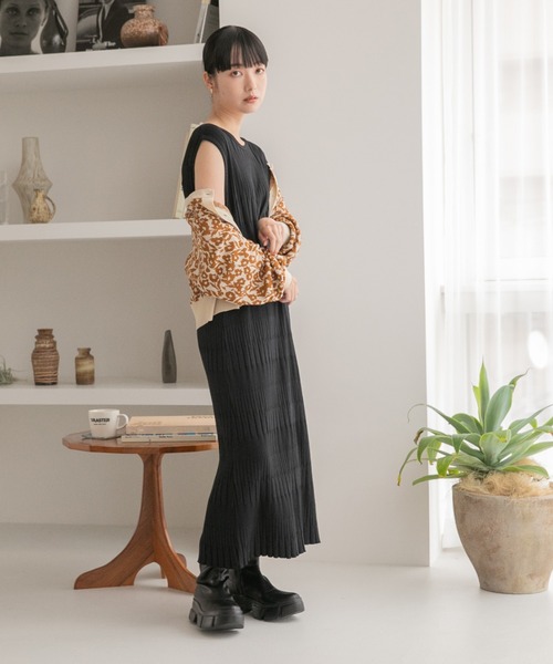 LOWRYS FARM（ローリーズファーム）の「ランダムテレコノースリーブワンピース　352708（ワンピース・レディース・ブラック/ブラウン/オレンジ/アイボリー・FREE）」の5枚目の写真