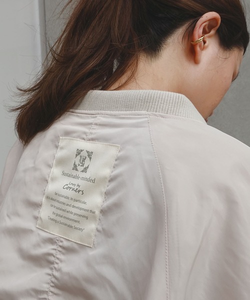 CORNERS(コーナーズ)の「オーバーサイズMA-1(MA-1・レディース・カーキ/アイボリー/ブラック・M/L)」の4枚目の写真