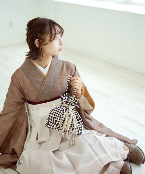 utatane(ウタタネ)の「巾着バッグ 市松 日本製 モノクロ(和装小物・レディース・ブラック・FREE)」の5枚目の写真